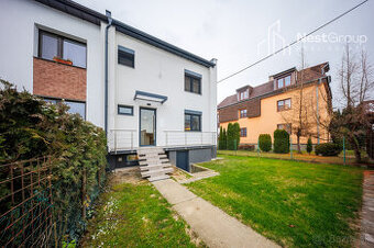 VEĽKÝ 5-IZBOVÝ KOMPLETNE ZREKONŠTRUOVANÝ RD, DVOJGARÁŽ