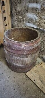 Starý dubový sudok