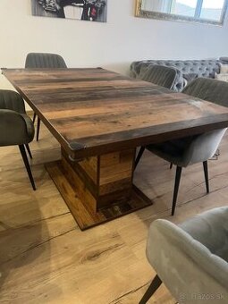 Jedálenský  stol