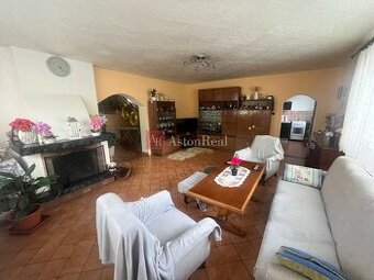 Rodinný dom: 617 m2 - Selce pri B. Bystrici - bazén, altánok