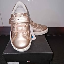 Tenisky Tommy Hilfiger, nove s vysackou, velkost 28