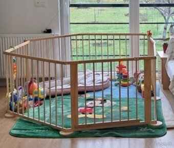 Detská drevená ohradka