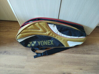 (05)  Tenisový batoh Yonex