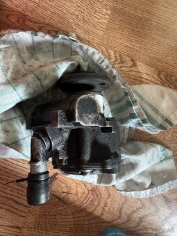 Servo čerpadlo BMW E90