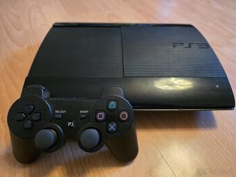 PLAYSTATION 3 (4K Pro)+cca 800 hier