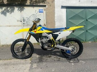 • SUZUKI RMZ 450 •