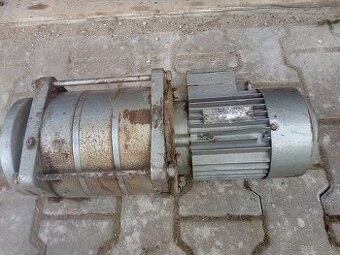Elektro motor s prevodovkou