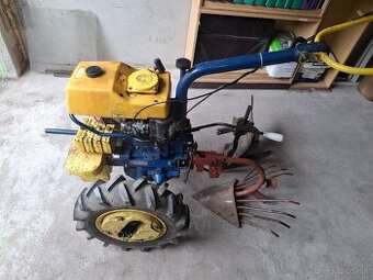 Malotraktor AGZAT