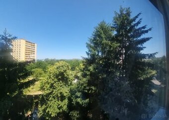 Na predaj veľký 2 izbový byt v centre