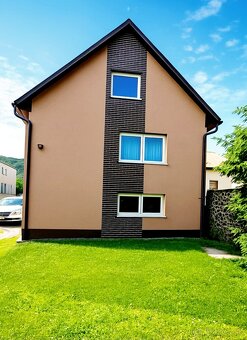 Rodinný dom s pozemkom 1090m2 / Nitrica
