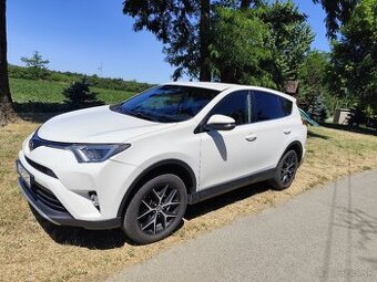 Toyota RAV4 2.0 diesel ročník 2017