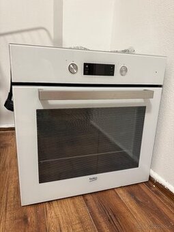 Vstavaná elektrická rúra + plynová varná doska BEKO