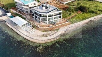 Predaj luxusného apartmánu (S7) priamo na pláži s parkovacím - 1