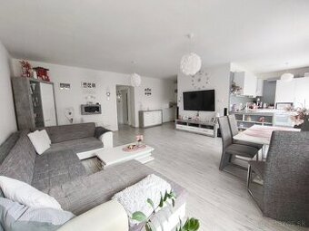 Veľkometrážny 4-izbový byt s dvomi balkónmi a vlastným kúren