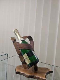 Predam držiak vína z dreva