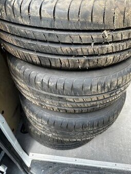 Letné pneu na diskoch