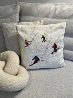 Návliečka s výšivkou 45cm x 45 cm