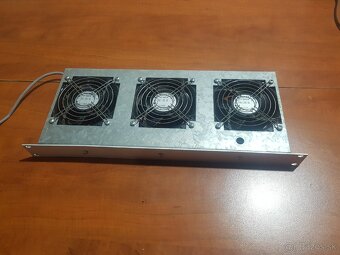 3 x ventilátor chladenia
