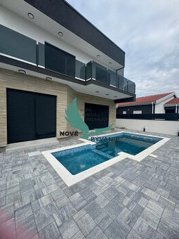 EXKLUZÍVNA NOVOSTAVBA S BAZÉNOM - OSTROV VIR, CHORVÁTSKO - 1