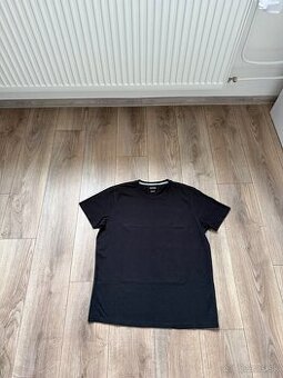 Čierne tričko Identic