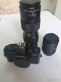 Minolta X-300s spolu s objektívmi