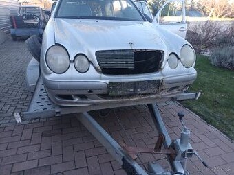 naraznik mercedes E 210