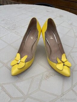 Žlté lodičky kožené
