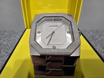 Invicta Cuadro Cellini style