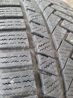 Zimné pneumatiky Continentál 235/55R17