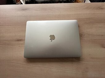 Macbook Pro 13” (2017) | i5 | 8 GB RAM | 128 GB SSD