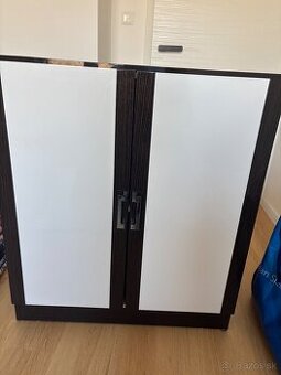 Predám používané dve skrinky