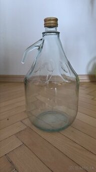 Sklenené demižóny