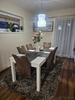 Jedálenský stôl biely matný