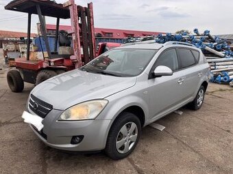 Kia Ceed 2008 na náhradné diely