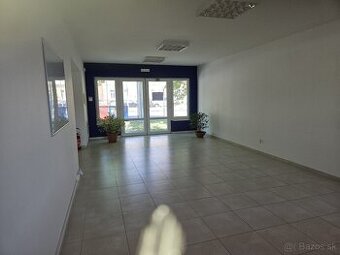 Na prenájom kancelárske priestory v centre mesta s parkovisk