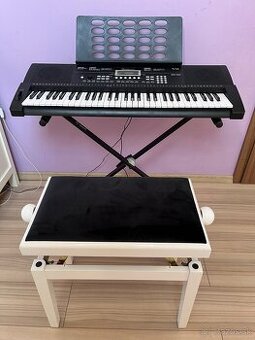 Predám set pre začínajúceho klaviristu.