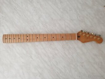 Krk na Stratocaster + tremolo
