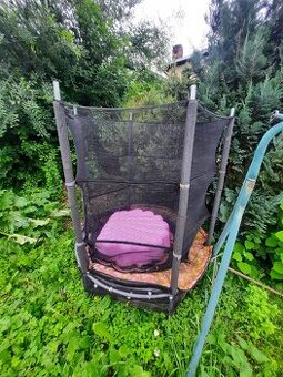 Trampolína