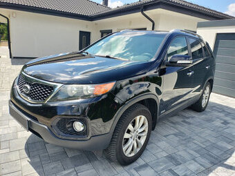 Predám Kia Sorento 2.4 benzín 128Kw. Rok výroby 2010. Možný