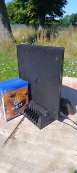 PS 4 pro + stojan na konzolu