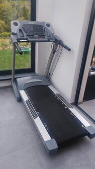 Bežecký pás Spirit XT 200