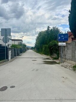 Pozemok vhodný na radovú výstavbu Chorvátsky Grob 1.044m2