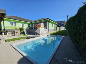 RODINNÝ DOM S BAZÉNOM - KOŠICE OKOLIE / HANISKA