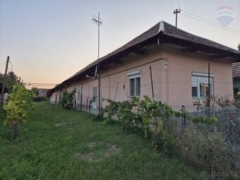 Gazdovský dom na 20á pozemku v Tekovských Lužanoch