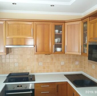 NA PRENÁJOM PRIESTRANNÝ 3-IZBOVÝ BYT, UL. BRANISKOVÁ