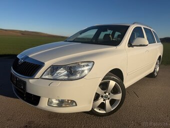 Škoda Octavia II 2.0TDI CR Combi Elegance + Xenóny,Navi..