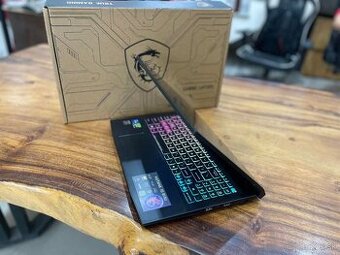 MSI Katana 17 i9 5,8GHz, 4070 8gb, 32gb ram