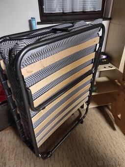 Skladacia posteľ/pristelok