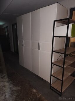 Darujem starú skriňu