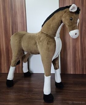 Veľký plyšový koník